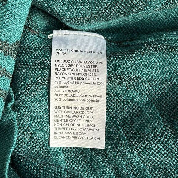 Chico’s Mesh Jacquard Button Front Cardigan Emerald Green Size 2/L - Picture 10 of 10
